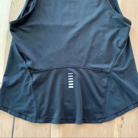 Under Armour Heat Gear Tank - Picture 3 of 5